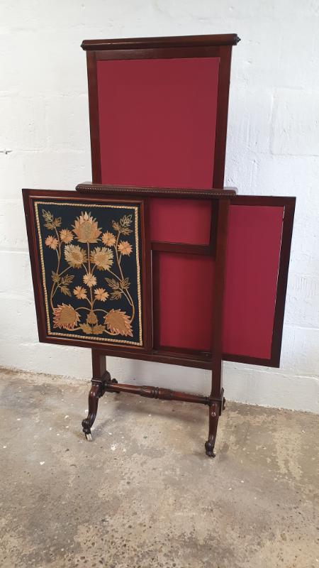 Antique Mahogany 3 Panel Extending Fire Screen in excellent condition 
